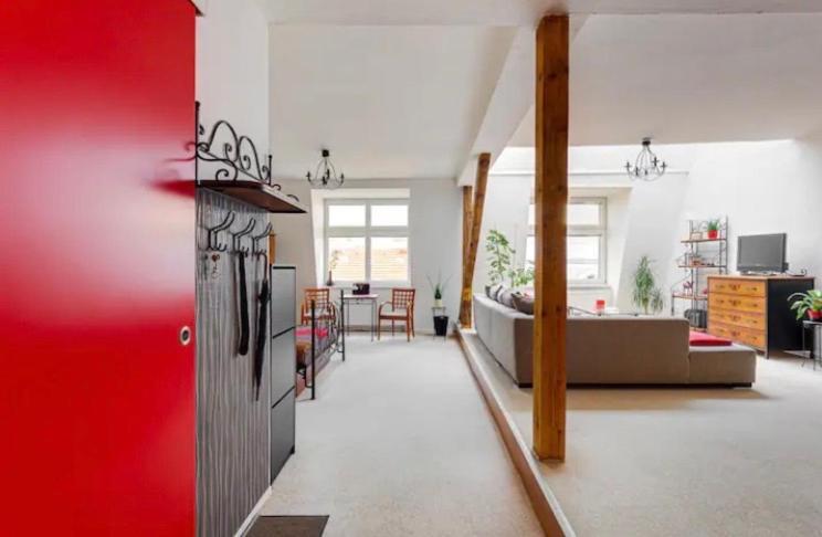 Lenka'S Cozy Red Studio + Lenka'S Cozy Gold Apartment Praga Esterno foto