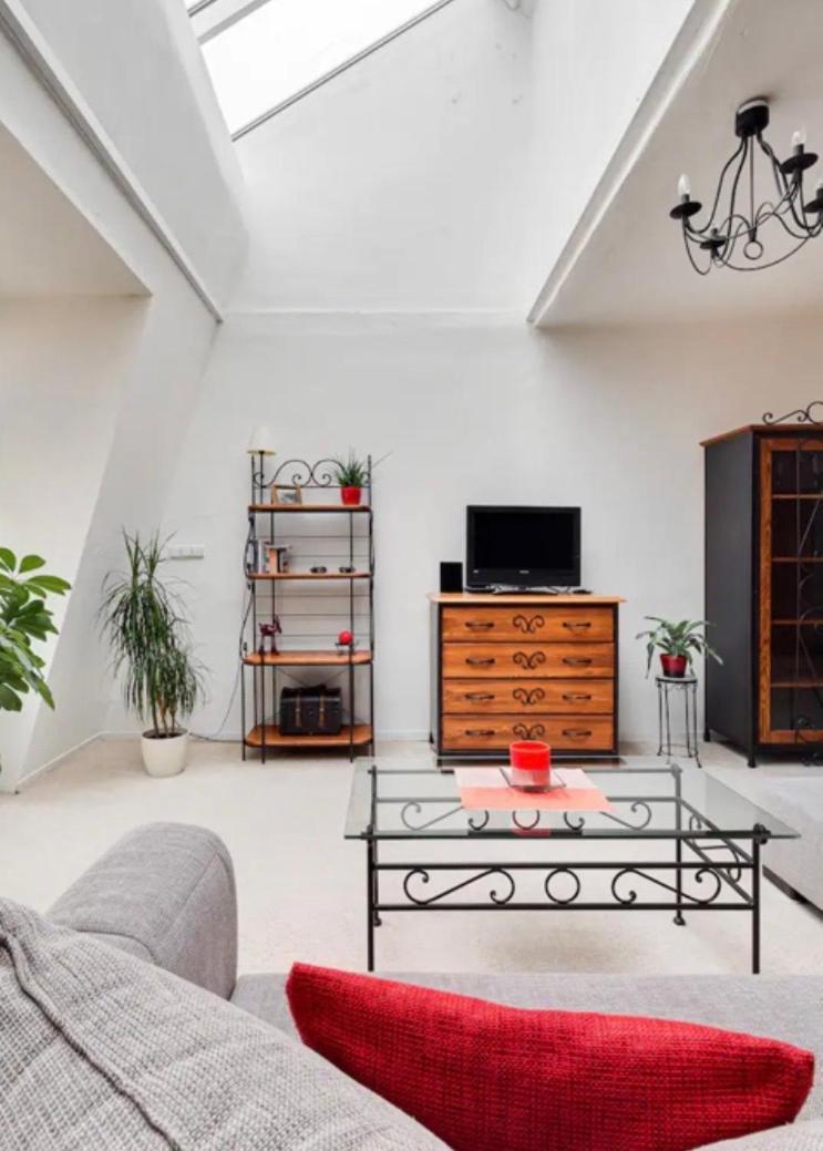 Lenka'S Cozy Red Studio + Lenka'S Cozy Gold Apartment Praga Esterno foto